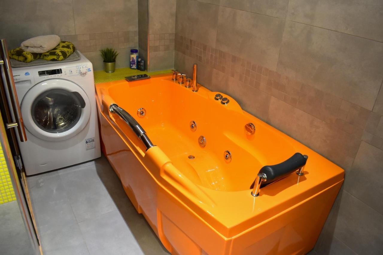 New Central Rooftop With Private Wellness, Sauna & Whirlpool Bath Praga Esterno foto