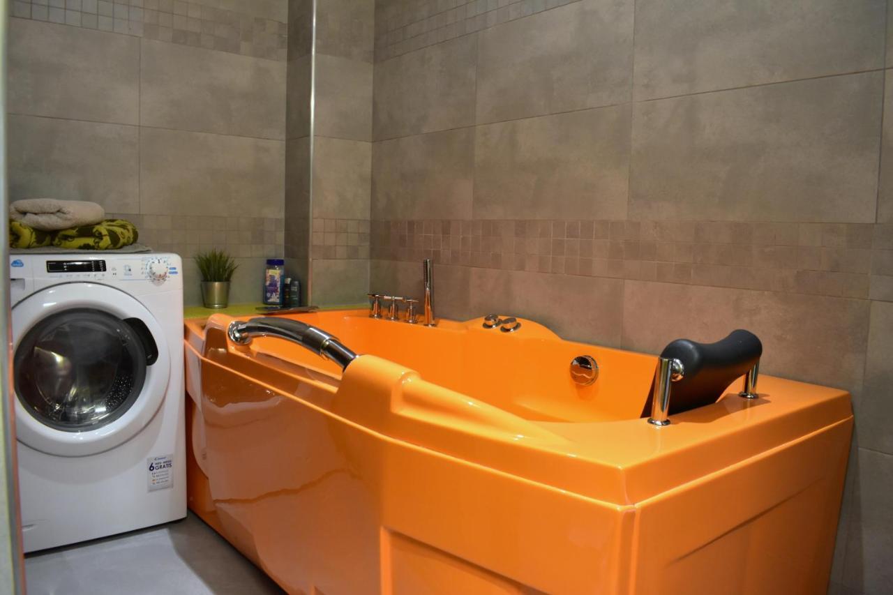 New Central Rooftop With Private Wellness, Sauna & Whirlpool Bath Praga Esterno foto